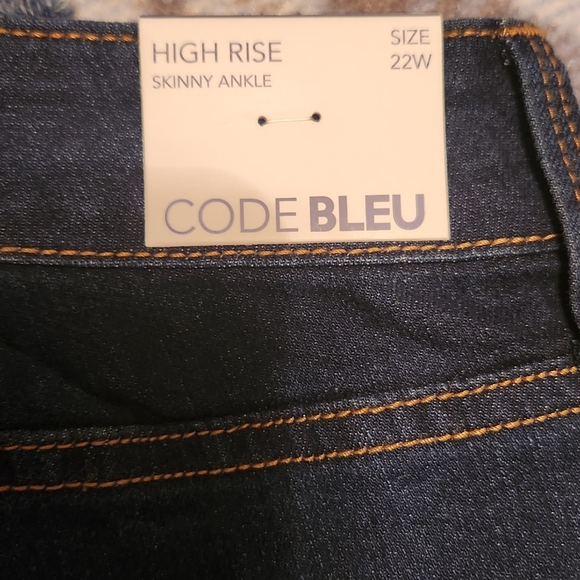 Code Bleu Plus Size Jeans - Picture 2 of 16